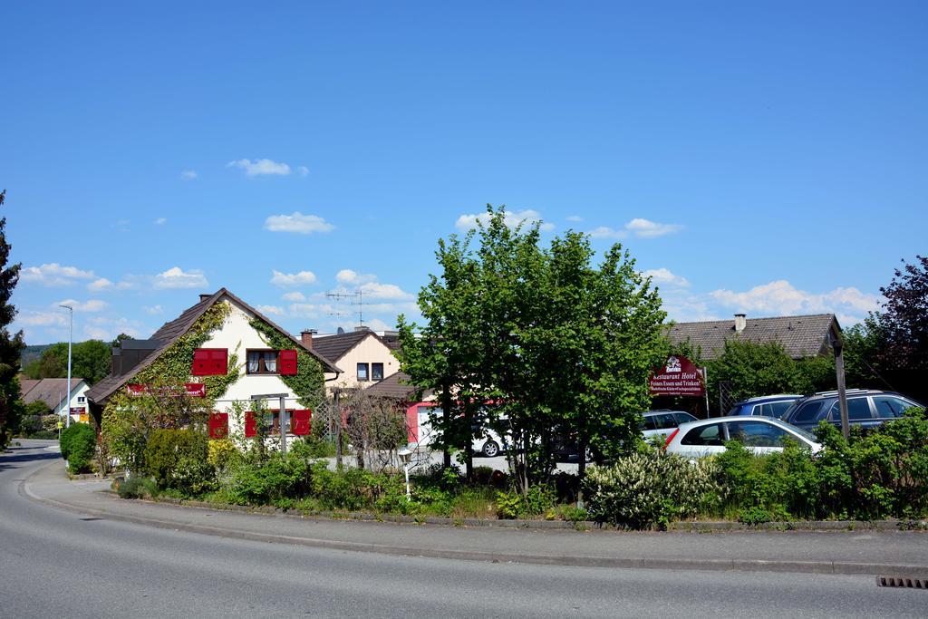 Alte Schreinerei-Auberge Harlekin Randegg Exterior foto