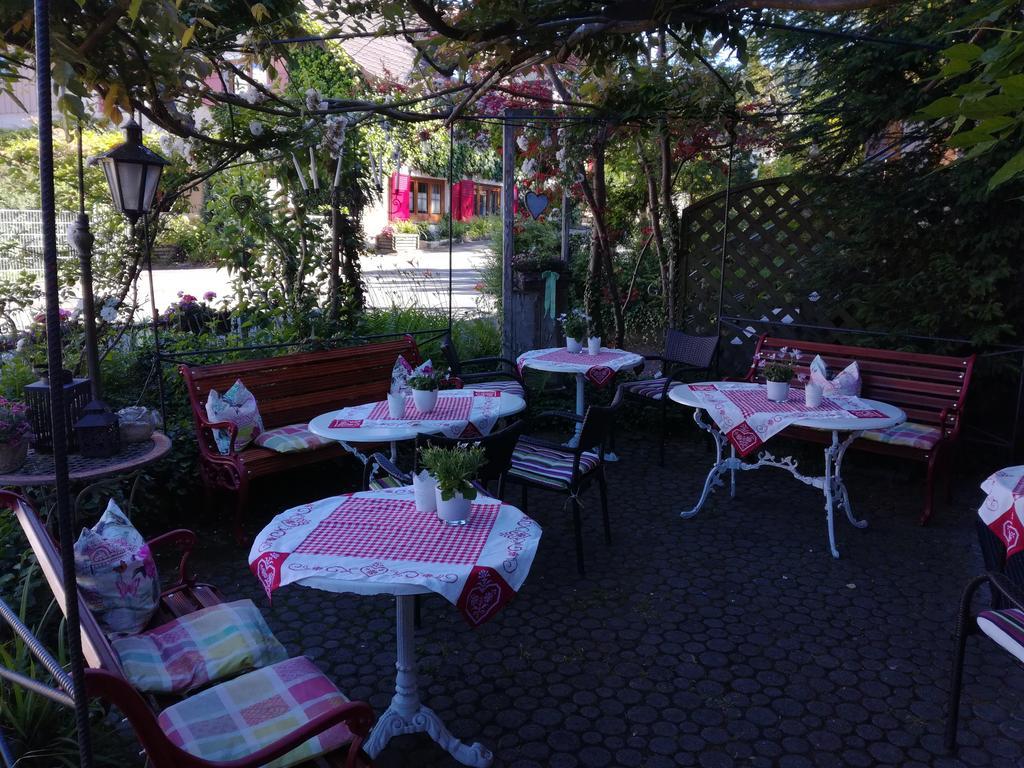 Alte Schreinerei-Auberge Harlekin Randegg Exterior foto